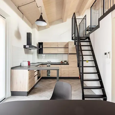 펜션 Piazza Savonarola 13 *