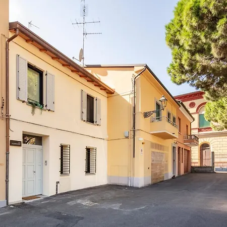 Piazza Savonarola 13 이몰라