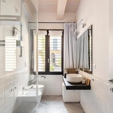 Piazza Savonarola 13 * 이몰라