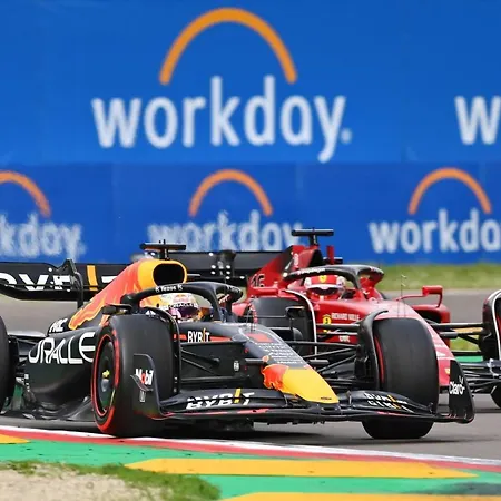 Piazza Savonarola 13