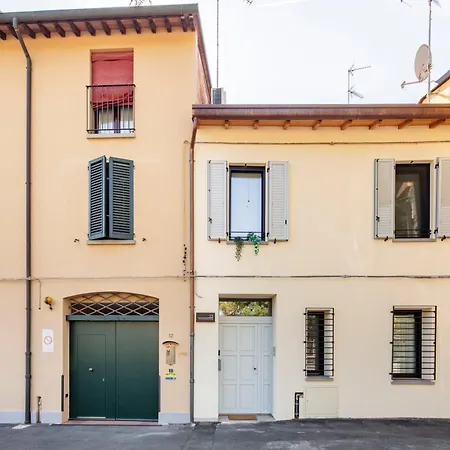 Piazza Savonarola 13 * 이몰라