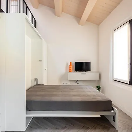 Piazza Savonarola 13 * Imola