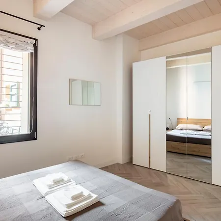 Piazza Savonarola 13 펜션 이몰라