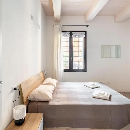 Piazza Savonarola 13 *