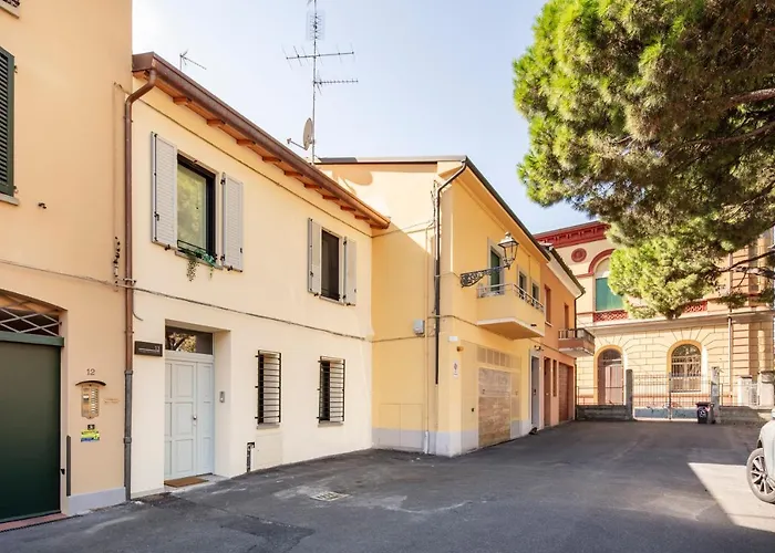 Piazza Savonarola 13 Imola