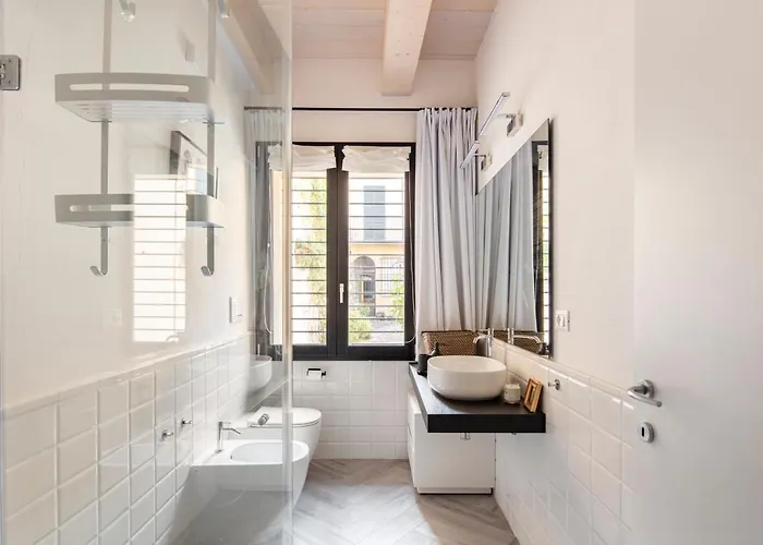 Piazza Savonarola 13 * Imola